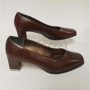 Naturalizer VTG Brown Leather Slip-On Women's Pump Sz 8, Made in Canada